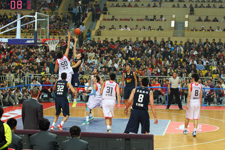 行击败了依 行击败了依