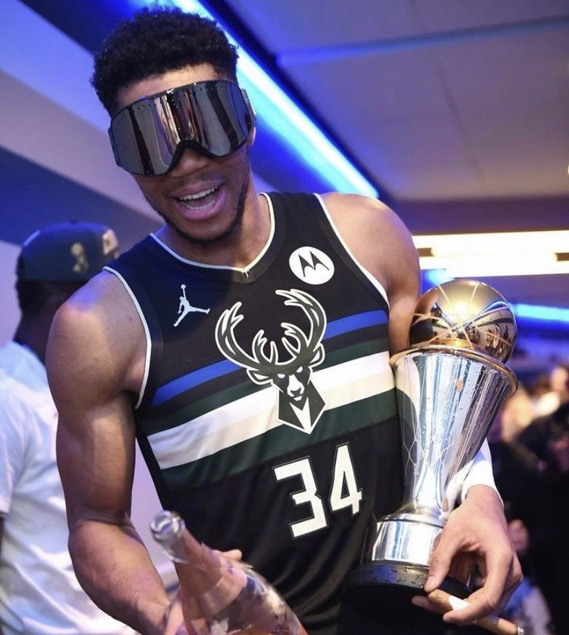 一款既熟悉 一款既熟悉